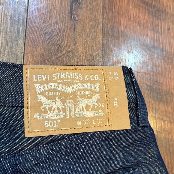 Levi's Men's 501 Deep Indigo Straight Jeans with gold sheen 32x32 NWOT (3750) - Picture 5 of 5